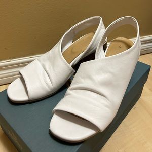 Bueno white leather everly shoes